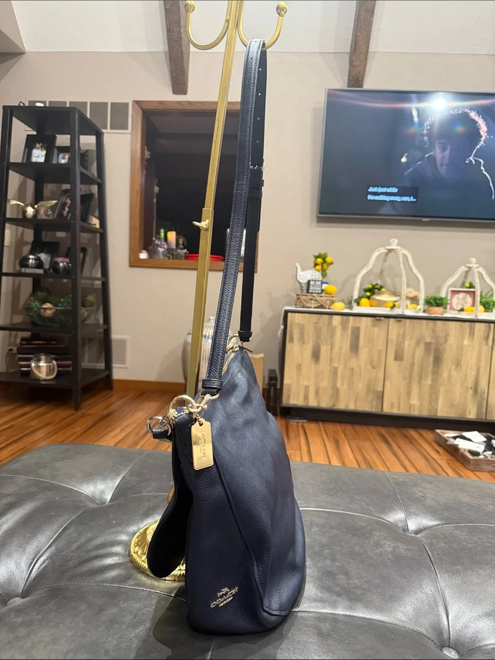 Coach Turnlock Hobo Bag Navy Blue Pebbled Leather Gold-Tone Hardware